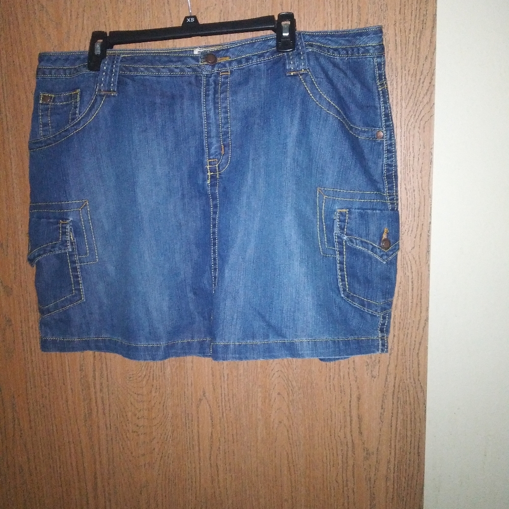 Faded Glory women's skort